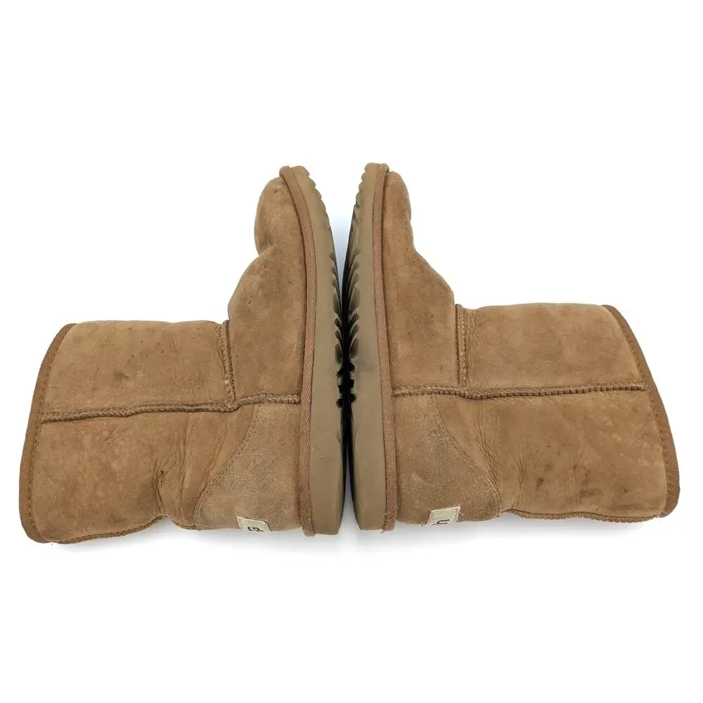 UGG Australia Classic Short II Winter Boots Kids' Chestnut Size US6 EU38